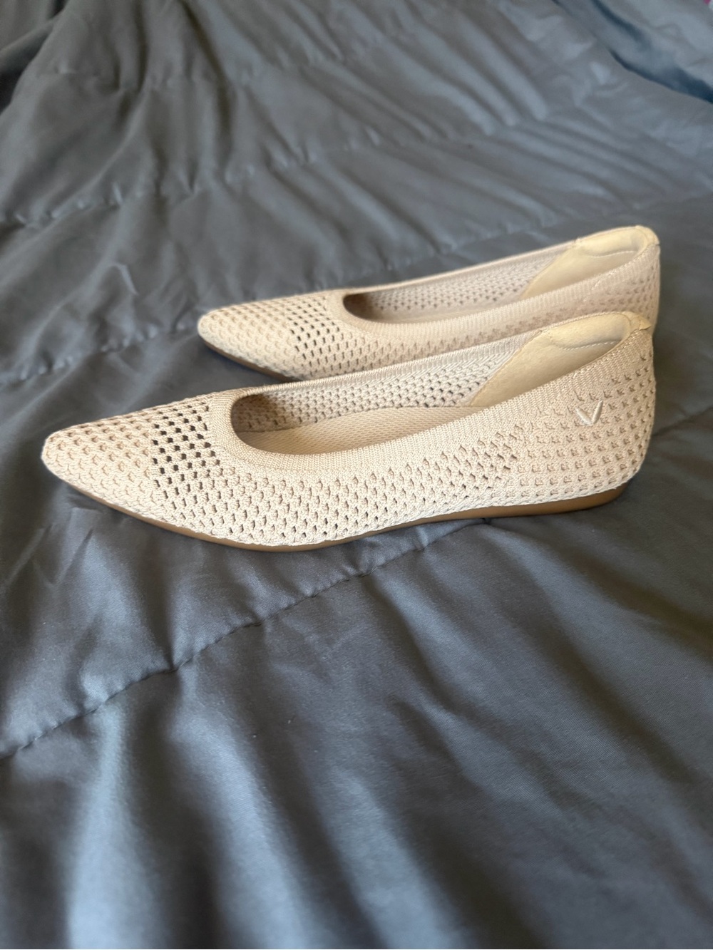 Vivaia Women's Knit Pointed-Toe Flats in Light Beige - Picture 3 of 10